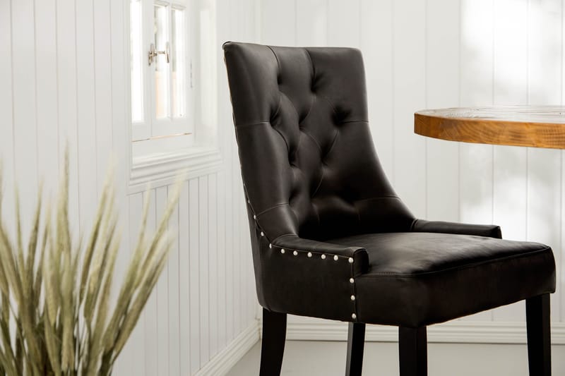 Ruokailuryhmä Yorkshire 150 cm Pyöreä 4 Hermione tuolia - Vintage Jalava/Musta PU - Huonekalut - Pöytä & ruokailuryhmä - Ruokailuryhmä