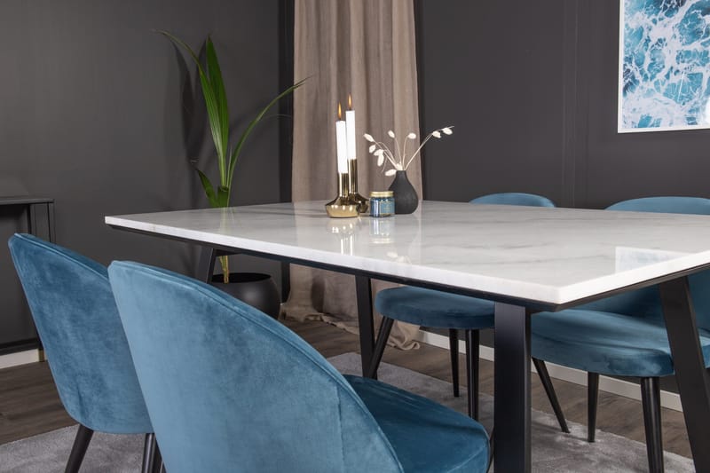 Ruokailuryhmä Venture Home Estelle-ruokailuryhmä 140 cm, suorakaiteen muotoinen, 4 Velvet-tuolia Musta/sininen/valkoinen - Huonekalut - Pöytä & ruokailuryhmä - Ruokailuryhmä