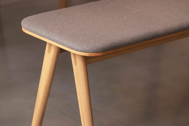 Ruokapöytä Skagana 220 cm sis 4 tuolia + penkki - Luonnonväri/Harmaa - Ruokailuryhmä