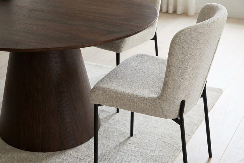 Siena-ruokailuryhmä, pyöreä 130 cm, savustettu tammi, 6 Elsie-ruokatuolia - Savustettu tammi/valkoinen - Huonekalut - Pöytä & ruokailuryhmä - Ruokailuryhmä