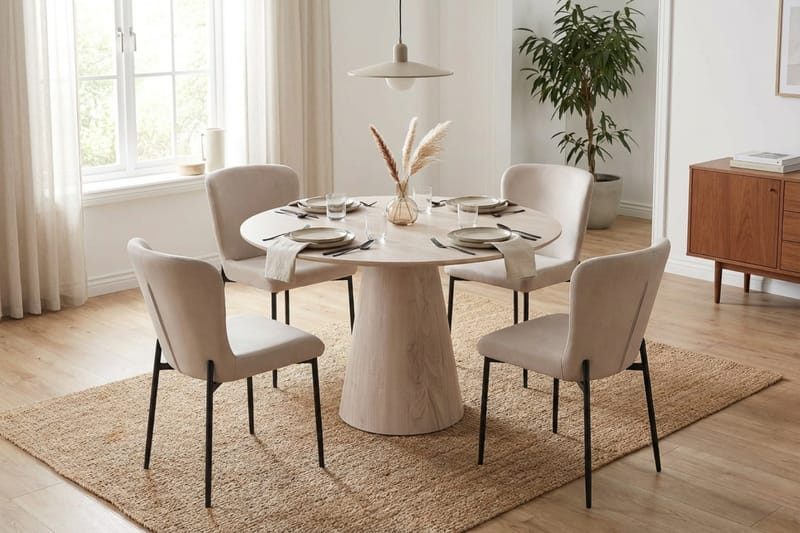 Siena-ruokailuryhmä, pyöreä 110 cm, valkokuullotettu, 4 Elsie-ruokatuolia - Valkokuullotettu/beige - Huonekalut - Pöytä & ruokailuryhmä - Ruokailuryhmä