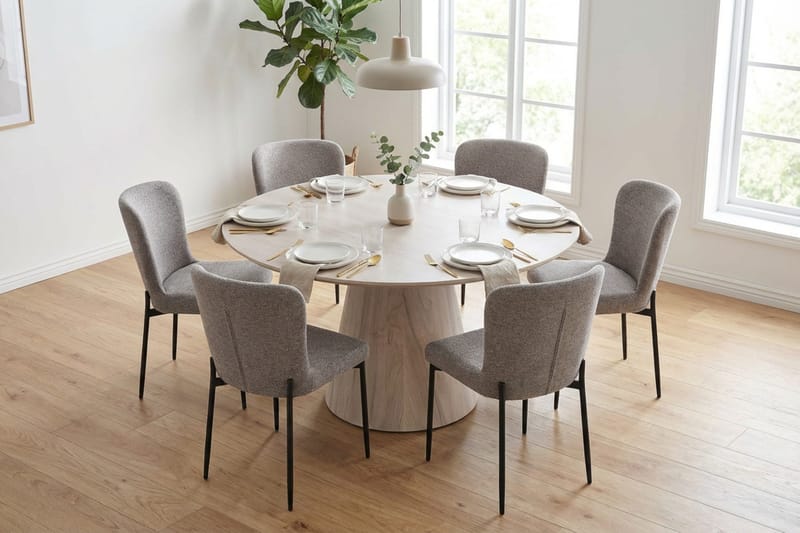 Siena-ruokailuryhmä, pyöreä 130 cm, valkokuullotettu, 6 Elsie-ruokatuolia - Valkokuullotettu/vaaleanharmaa - Huonekalut - Pöytä & ruokailuryhmä - Ruokailuryhmä