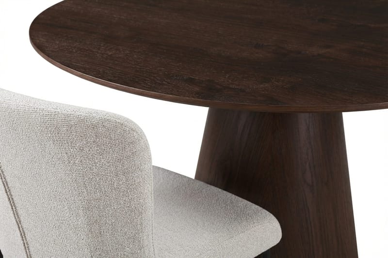 Siena-ruokailuryhmä, pyöreä 110 cm, savustettu tammi, 4 Elsie-ruokatuolia - Savustettu tammi/valkoinen - Huonekalut - Pöytä & ruokailuryhmä - Ruokailuryhmä