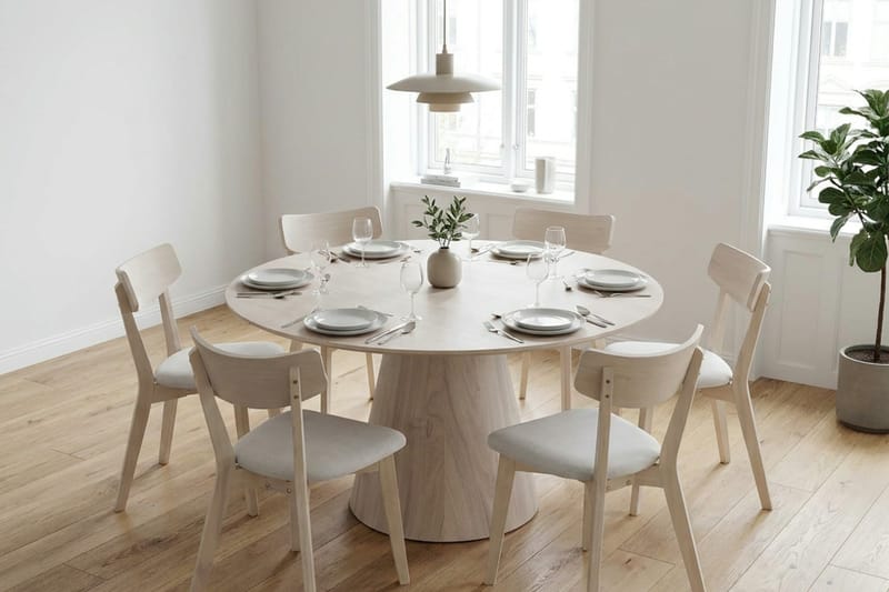 Siena-ruokailuryhmä 130 cm pyöreä, valkokuultolakattu, 6 Amelia-ruokailutuolia istuintyynyllä - Valkokuultolakattu/Beige - Huonekalut - Pöytä & ruokailuryhmä - Ruokailuryhmä