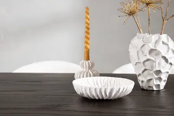 Soikea Stone-ruokapöytä 220x100x74 cm ja 4 Chico-ruokatuolia - Huonekalut - Pöytä & ruokailuryhmä - Ruokailuryhmä
