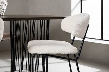 Soikea Stone-ruokapöytä 220x100x74 cm ja 4 Chico-ruokatuolia - Huonekalut - Pöytä & ruokailuryhmä - Ruokailuryhmä