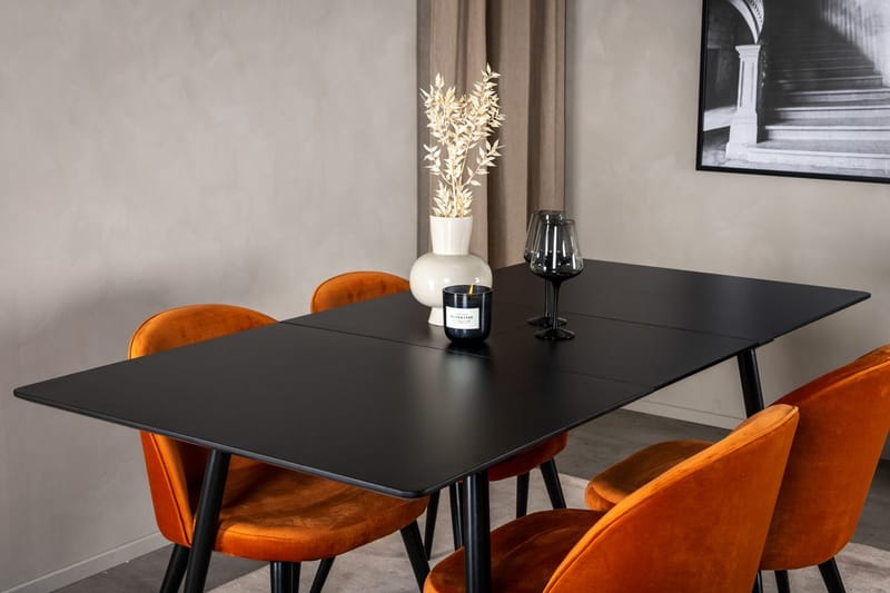 Suorakulmainen Silar-ruokailuryhmä 120-160 cm ja 4 Velvet-ruokatuolia - ruosteenoranssi - Huonekalut - Pöytä & ruokailuryhmä - Ruokailuryhmä