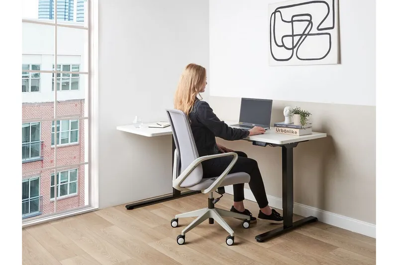 Bina Työpöytä 109x160 cm - Musta/Valkoinen - Huonekalut - Pöytä & ruokailuryhmä - Työpöytä - Tietokonepöytä