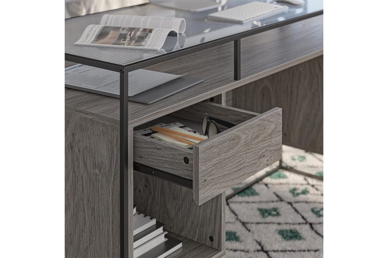 Kirjoituspöytä Bradford 141 cm Harmaa - Queer Eye - Huonekalut - Pöytä & ruokailuryhmä - Työpöytä - Kirjoituspöytä