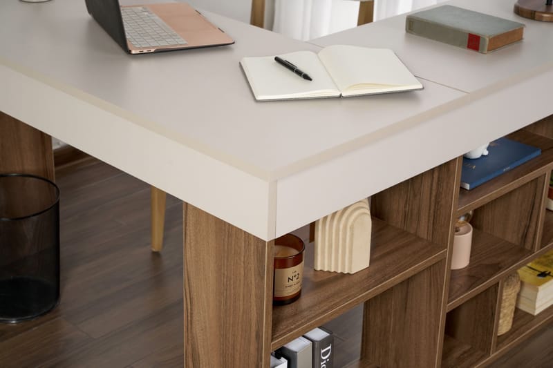 Regar työpöytä 130x72x120 cm - Cashmere ja Walnut - Huonekalut - Pöytä & ruokailuryhmä - Työpöytä - Kirjoituspöytä - Kulmakirjoituspöytä