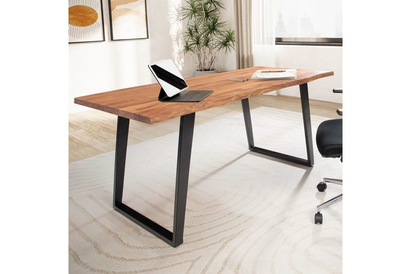 Kirjoituspöytä Wohnling Massiivipuinen puureuna Metallijalat Maalaistyyli Musta, viisto, 180x90 cm - Musta, viisto, 180x90 cm - Huonekalut - Pöytä & ruokailuryhmä - Työpöytä - Tietokonepöytä