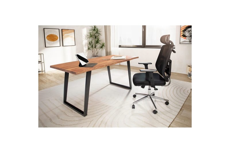 Kirjoituspöytä Wohnling Massiivipuinen puureuna Metallijalat Maalaistyyli Musta, viisto, 160x80 cm - Musta, viisto, 160x80 cm - Huonekalut - Pöytä & ruokailuryhmä - Työpöytä
 - Tietokonepöytä