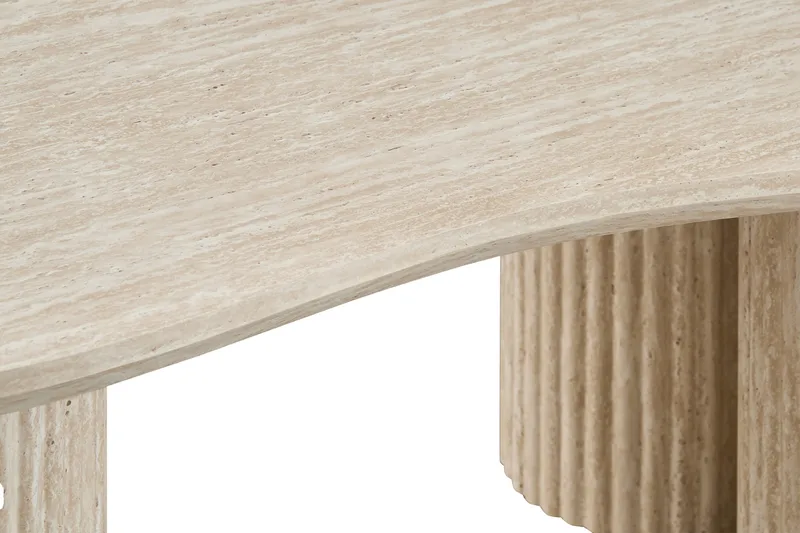 Uppveda epäsymmetrinen travertiinin näköinen sohvapöytä, 130 × 70 cm - Beige - Huonekalut - Pöytä & ruokailuryhmä - Sohvapöytä