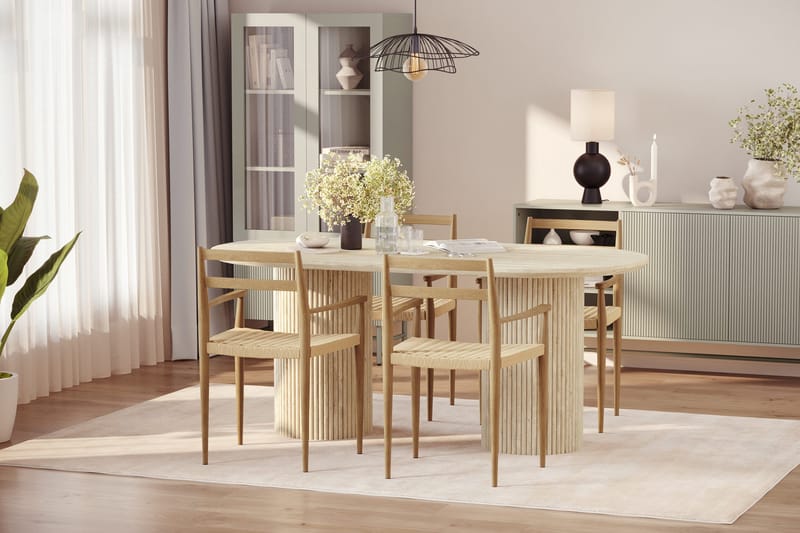 Uppveda Ruokapöytä travertiinin näköinen 4 Jamna käsinojatuolilla - Beige - Huonekalut - Pöytä & ruokailuryhmä - Ruokailuryhmä