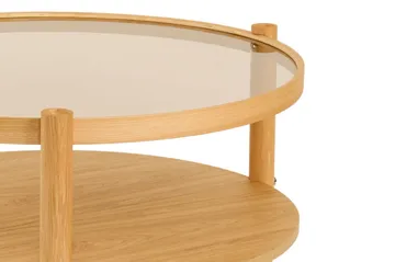 Vornel 80 cm pyöreä sohvapöytä hyllyillä ja puujaloilla - Ruskea savulasi - Huonekalut - Pöytä & ruokailuryhmä - Sohvapöytä