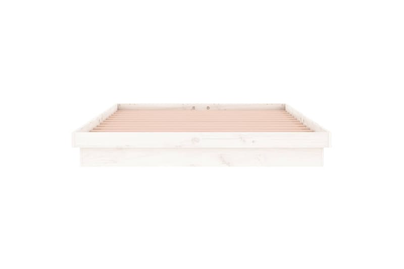 beBasic Sängynrunko LED valkoinen 135x190 cm 4FT6 Double täysi puu - Valkoinen - Huonekalut - Sänky - Sänkykehikot & sängynrungot