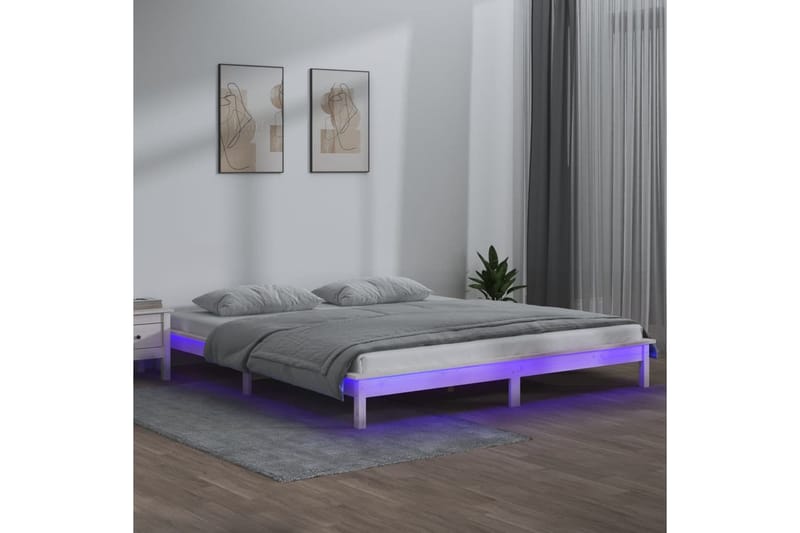 beBasic Sängynrunko LED valkoinen 180x200 cm 6FT Super King täysi puu - Valkoinen - Huonekalut - Sänky - Sänkykehikot & sängynrungot