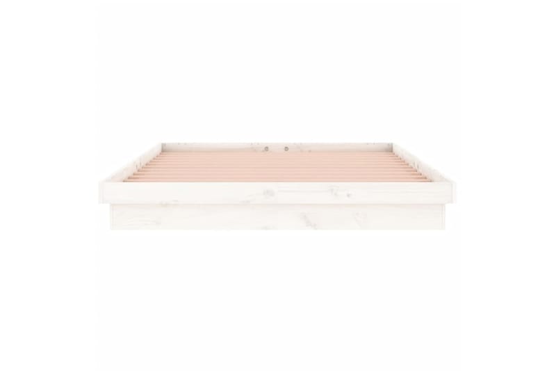 beBasic Sängynrunko LED-valoilla valkoinen 120x200 cm täysi puu - Valkoinen - Huonekalut - Sänky - Sänkykehikot & sängynrungot