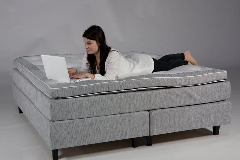 Jenkkisänky Gilius 180x200 - Vaaleanharmaa - Huonekalut - Sänky - Parisänky