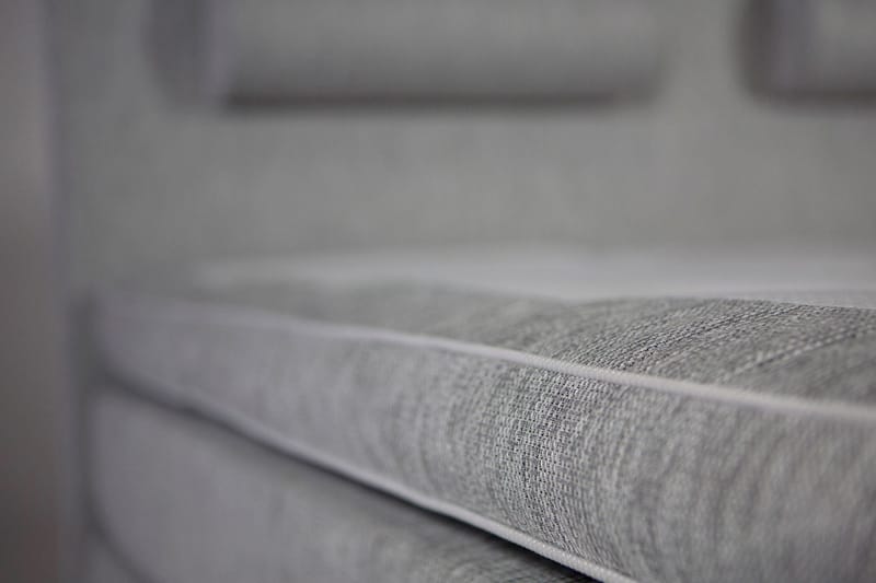 Jenkkisänky Gilius 180x200 - Vaaleanharmaa - Huonekalut - Sänky - Parisänky