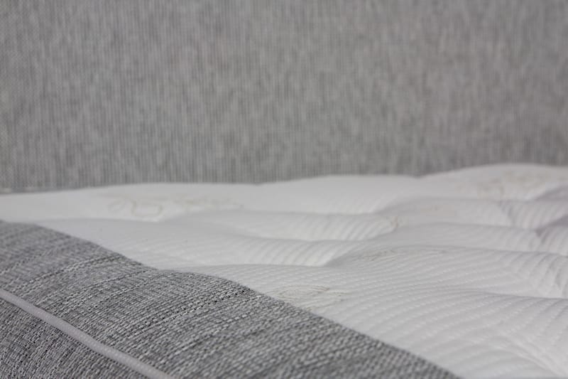 Jenkkisänky Gilius 180x200 - Vaaleanharmaa - Huonekalut - Sänky - Parisänky
