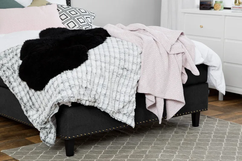 Jenkkisänky Roosalie 160x200 Pääty - Musta - Huonekalut - Sänky - Parisänky