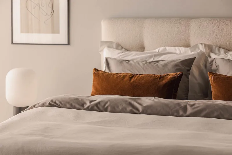 Oslo Lyx Luxe Täydellinen Sänkypaketti Jenkkisänky 180x200 cm sängynpäädyllä - Vaaleabeige - Huonekalut - Sänky - Jenkkisängyt