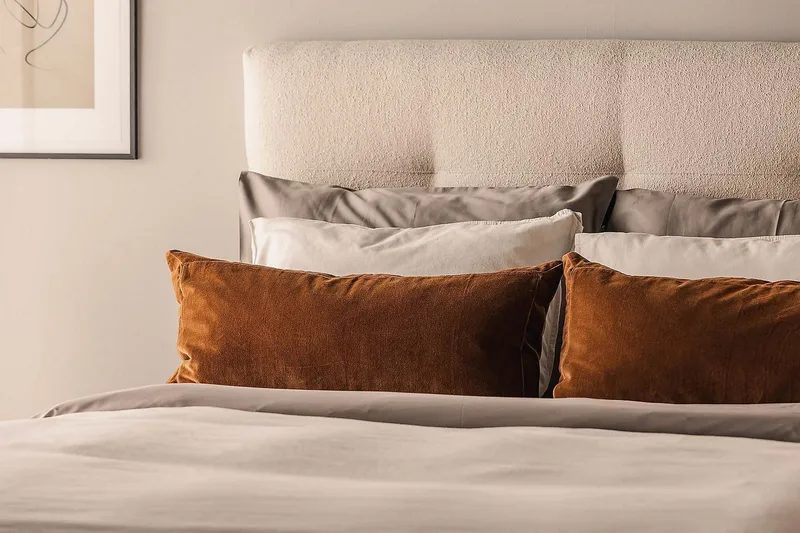 Sänkypaketti Oslo Lyx 120x200 cm Buklee Napillinen pääty - Vaaleabeige - Huonekalut - Sänky - Jenkkisängyt
