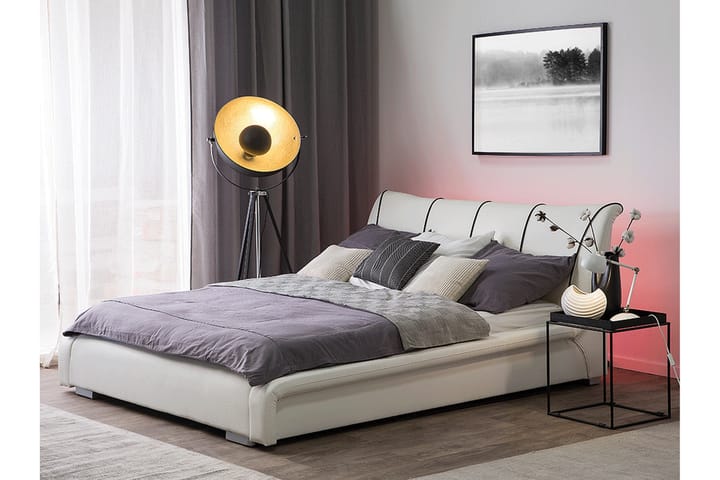Jenkkisänky Quantavius LED-valaistuksella 180x200 Nahka - Valkoinen - Sänkykehikot & sängynrungot