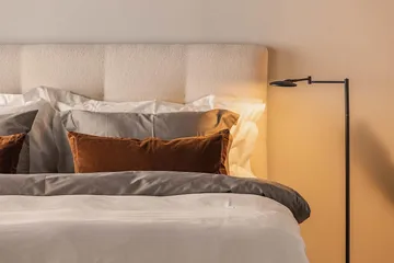 Oslo Lyx Luxe Täydellinen Sänkypaketti Jenkkisänky 180x200 cm sängynpäädyllä - Vaaleabeige - Huonekalut - Sänky - Jenkkisängyt