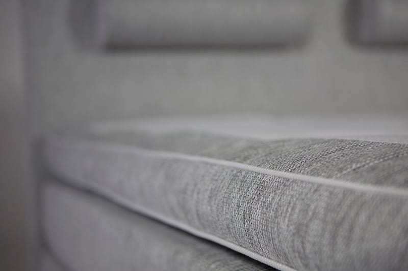 Jenkkisänky Gilius 180x200 - Vaaleanharmaa - Huonekalut - Sänky - Jenkkisängyt