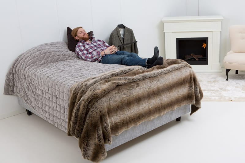 Jenkkisänky Gilius 180x200 - Vaaleanharmaa - Huonekalut - Sänky - Parisänky