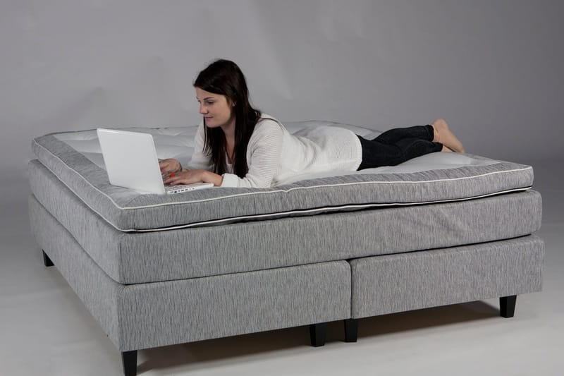 Jenkkisänky Gilius 180x200 - Vaaleanharmaa - Huonekalut - Sänky - Parisänky