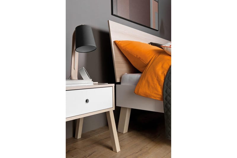 Sängynpääty Spot 180x200 cm Puu/Luonnonväri/Valkoinen - VOX - Huonekalut - Sänky - Runkopatjasängyt