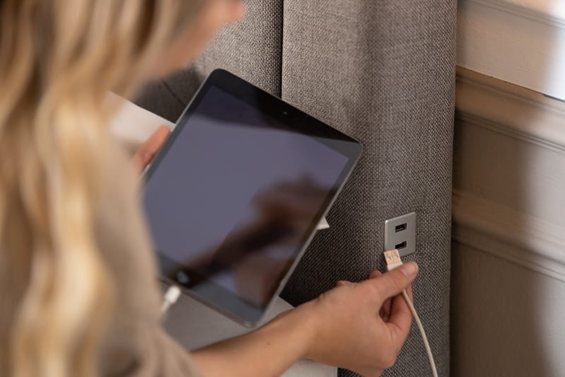 Säilytyssänky Monopoli LED-valaistuksella 160x200 cm - Harmaa - Huonekalut - Sänky - Sänkypaketti