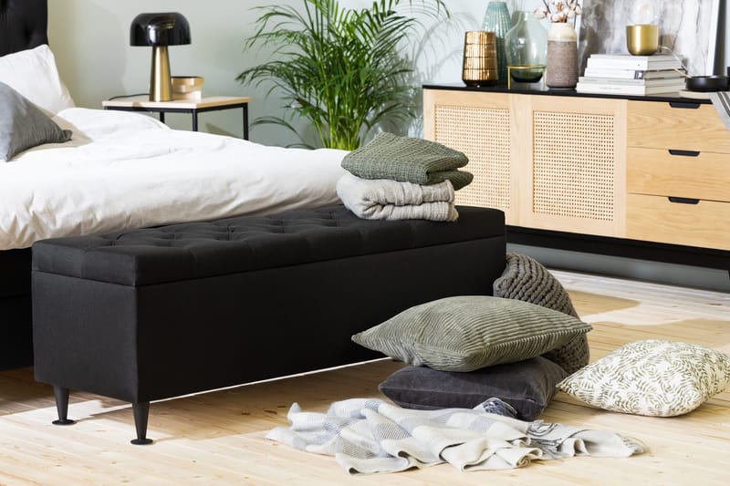 Sängynpäätyarkku Rebeca 140 cm Ruutu - Musta - Huonekalut - Sänky - Sängyn lisävarusteet & sängynpäädyt - Makuuhuoneen säilytys - Sängynpäätylaatikko