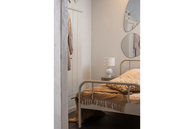 Sänky Mata - Huonekalut - Sänky - Sänkykehikot & sängynrungot