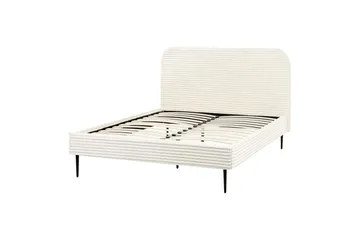 Sänky sälepohjalla Flayat