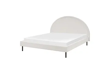 Sänky sälepohjalla Margut