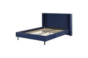 Sänky sälepohjalla Villette