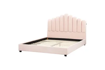 Sänky sälepohjalla Vincennes