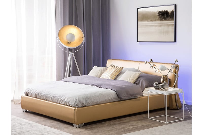 Jenkkisänky Tarun LED-valaistuksella 160x200 - Kulta - Huonekalut - Sänky - Sänkykehikot & sängynrungot