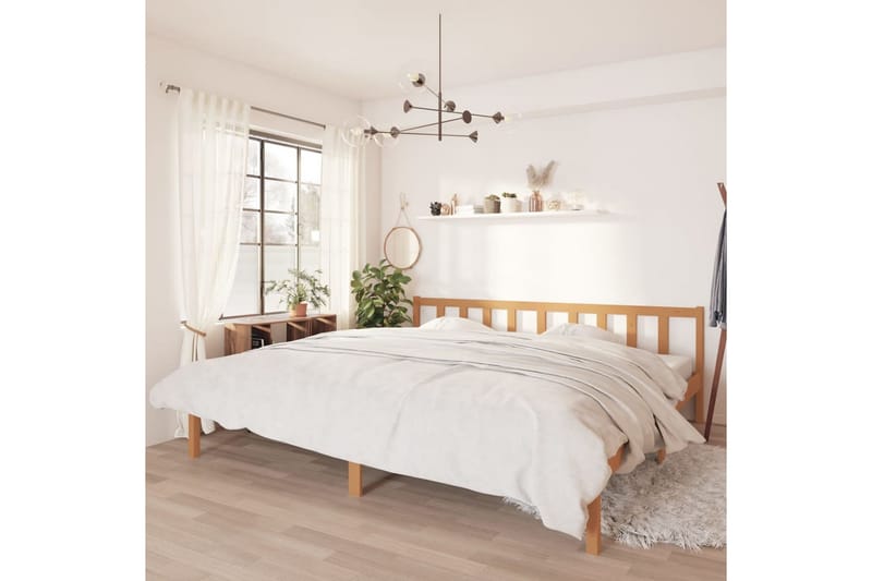 Sängynrunko hunajanruskea täysi mänty 200x200 cm - Ruskea - Huonekalut - Sänky - Sänkykehikot & sängynrungot