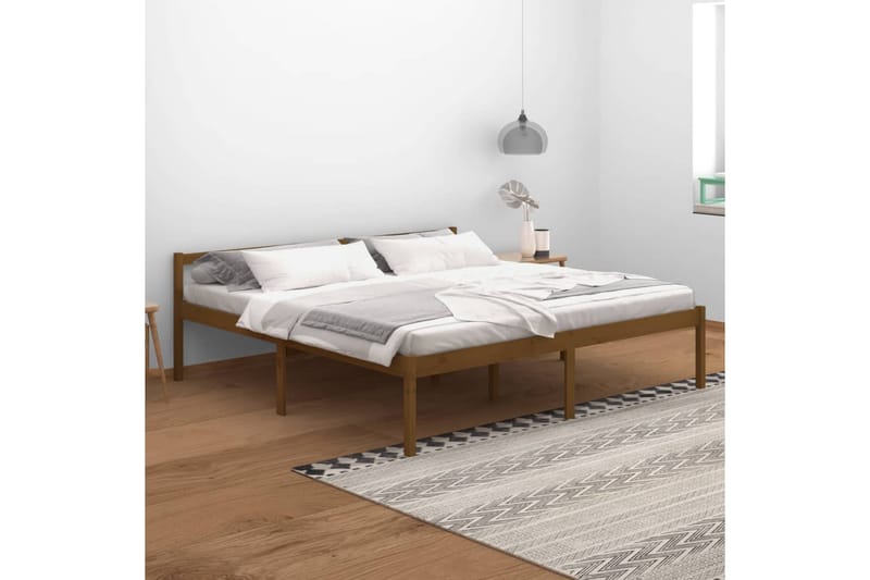 Sängynrunko hunajanruskea täysi mänty 200x200 cm - Ruskea - Huonekalut - Sänky - Sänkykehikot & sängynrungot