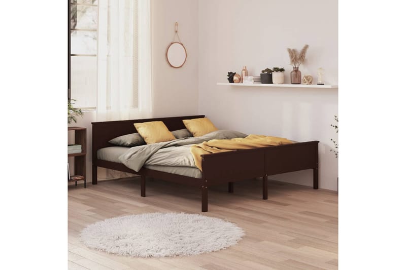 Sängynrunko tummanruskea täysi mänty 200x200 cm - Ruskea - Huonekalut - Sänky - Sänkykehikot & sängynrungot