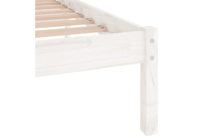 Sängynrunko valkoinen täysi mänty 135x190 cm UK Double - Valkoinen - Sänkykehikot & sängynrungot