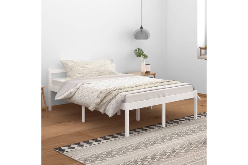 Sängynrunko valkoinen täysi mänty 140x200 cm - Valkoinen - Huonekalut - Sänky - Sänkykehikot & sängynrungot