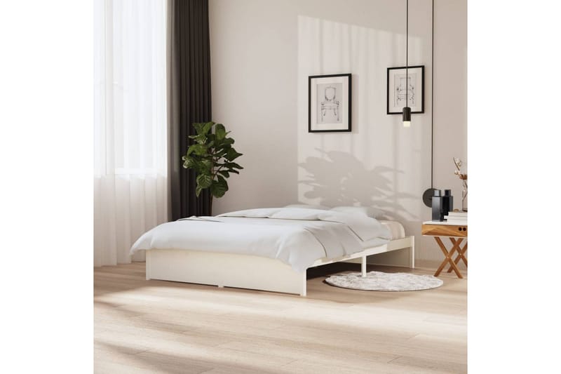 Sängynrunko valkoinen täysi puu 150x200 cm 5FT King Size - Valkoinen - Huonekalut - Sänky - Sänkykehikot & sängynrungot