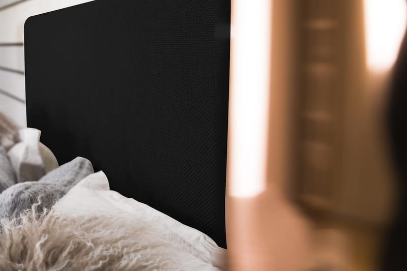 Jenkkisänky Juliett 180x200 - Musta - Huonekalut - Sänky - Jenkkisängyt