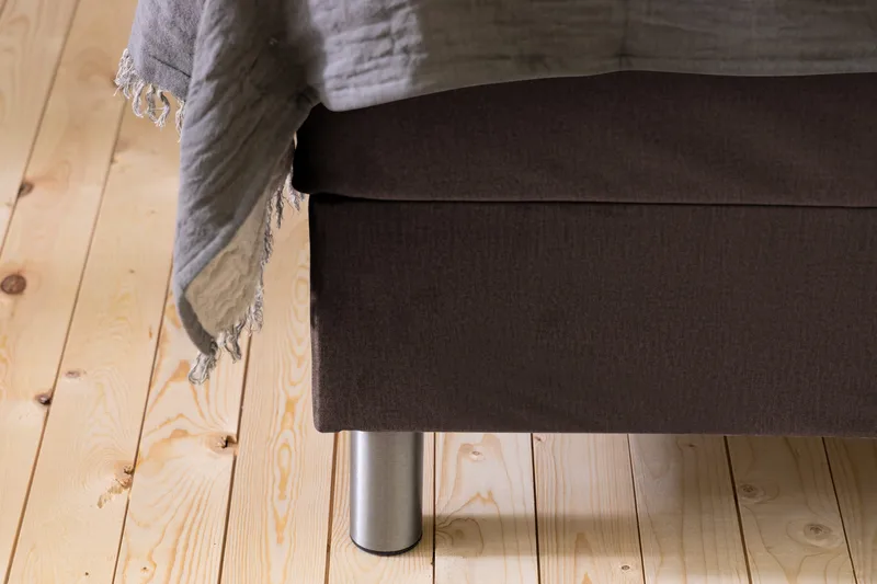 Jenkkisänky Rebeca 90x200 - Ruskea - Huonekalut - Sänky - Yhden hengen sängyt